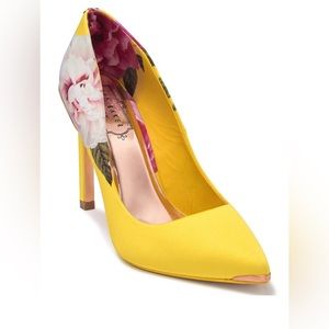 NWT Ted Baker Women's Melnip Floral Pointed-Toe Pumps. Size 9, extra shoe taps